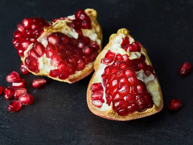 头茬正宗突尼斯软籽石榴,石榴突尼斯软籽石榴黑珍珠