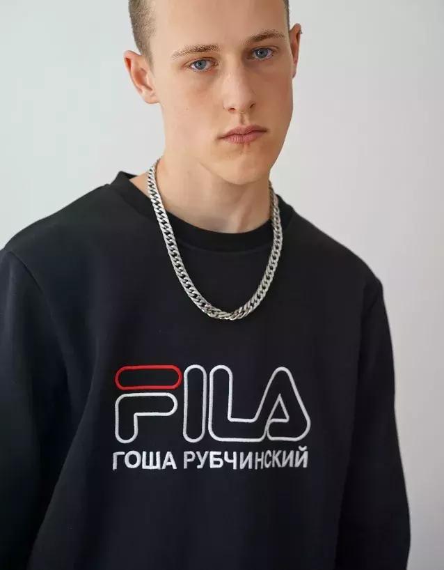 人手一件的FILA品牌，到底是怎么火的？