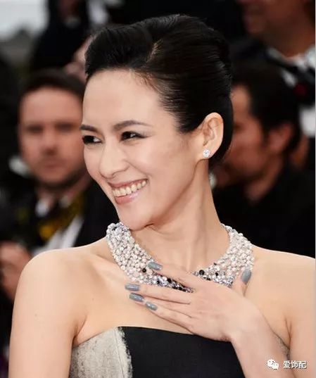 昨天去做了美甲上班领导会说吗,做了美甲半个月