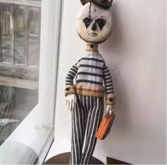 12岁男孩用捡来的破烂，打造出一个暗黑王国，吓哭一票成年人……