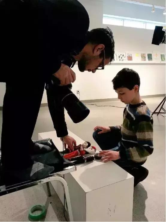 12岁男孩用捡来的破烂，打造出一个暗黑王国，吓哭一票成年人……