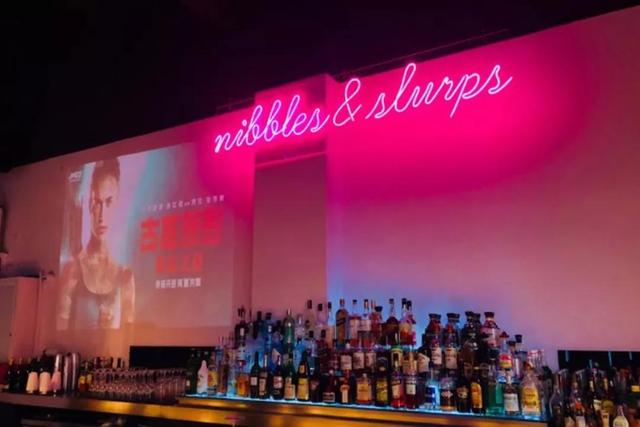 火遍香港尖沙咀、外滩江景环绕……2018魔都新酒吧，潮人新据点！