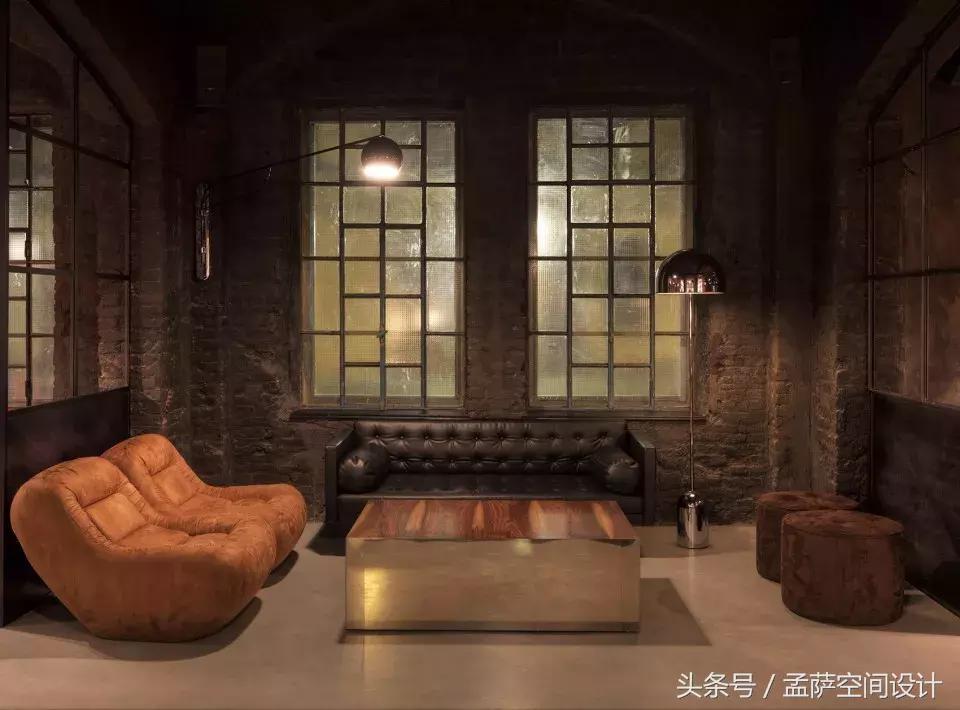 都灵Dash餐厅，工业野兽派与70年代风格的完美结合