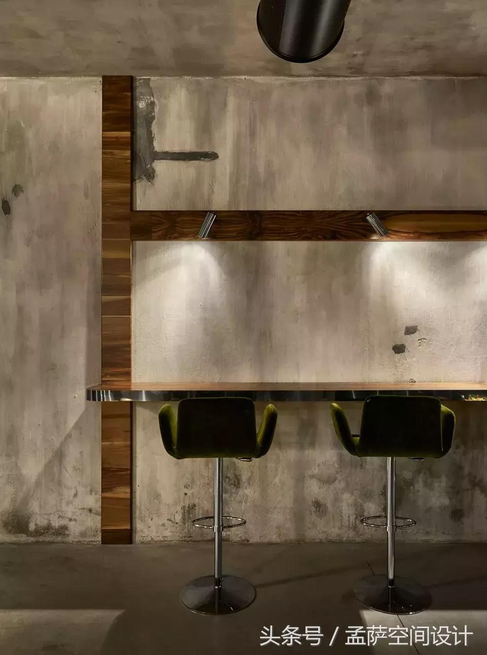 都灵Dash餐厅，工业野兽派与70年代风格的完美结合