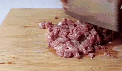 肉馅不用慢慢剁教你小技巧,肉馅不用费力剁的方法