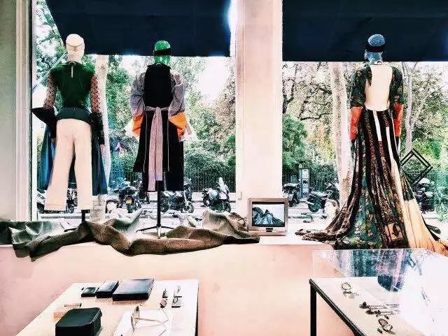 巴黎时装周blackpink高跟鞋,2020秋冬高跟鞋时装周