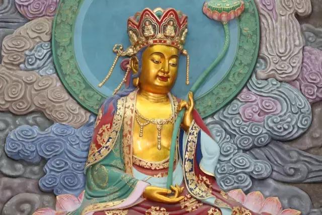 佛弟子觐见其他宗教要叩拜吗,佛弟子看到菩萨像