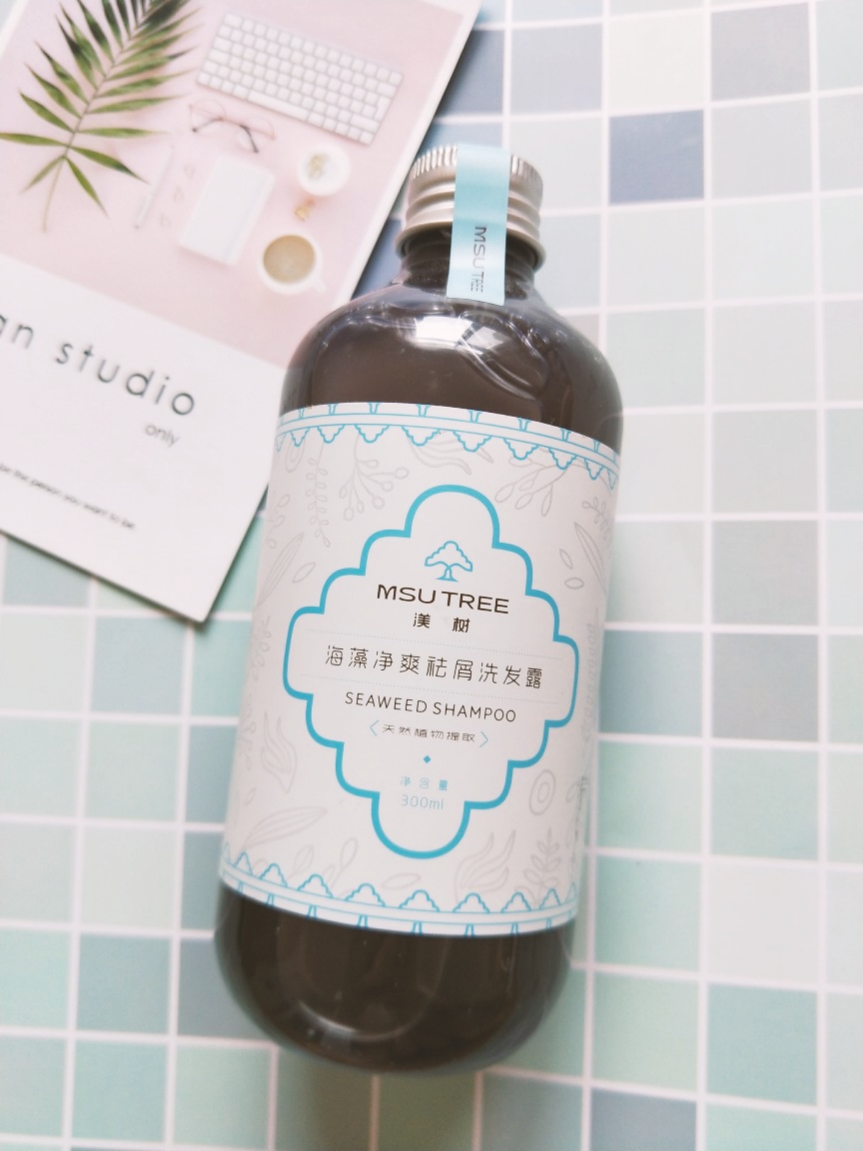 女孩头发长头屑,女生头发上有虱子怎么处理