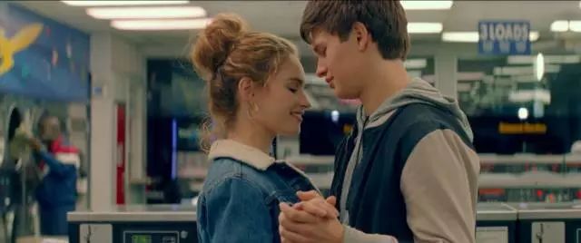 为什么美国电影里经常出现自助洗衣店？