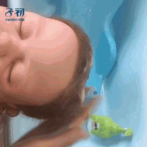 九个月大的宝宝洗澡老是哭闹,三个月婴儿洗澡哭闹怎么回事