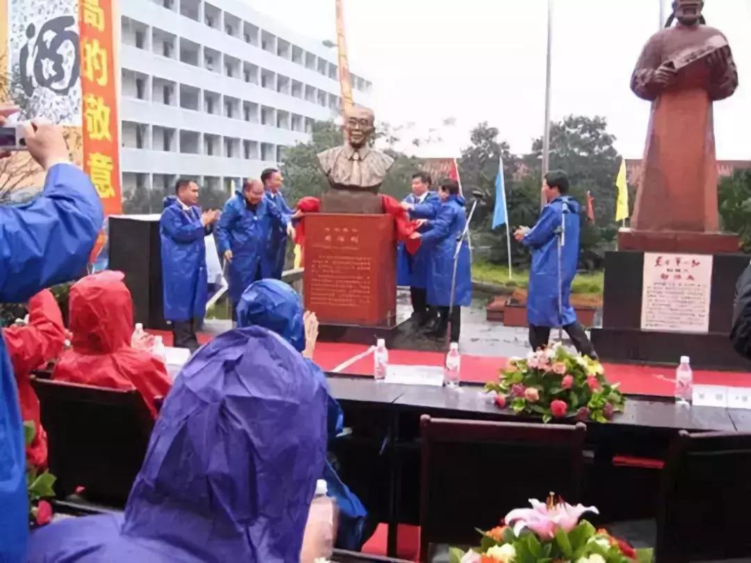 对于“恰到好处”的国窖1573，白酒泰斗周恒刚给出了怎样的定义？