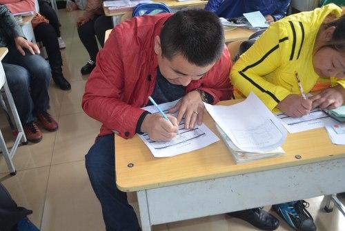 如何把各班成绩合成一张表,老师让家长填的表怎么做的