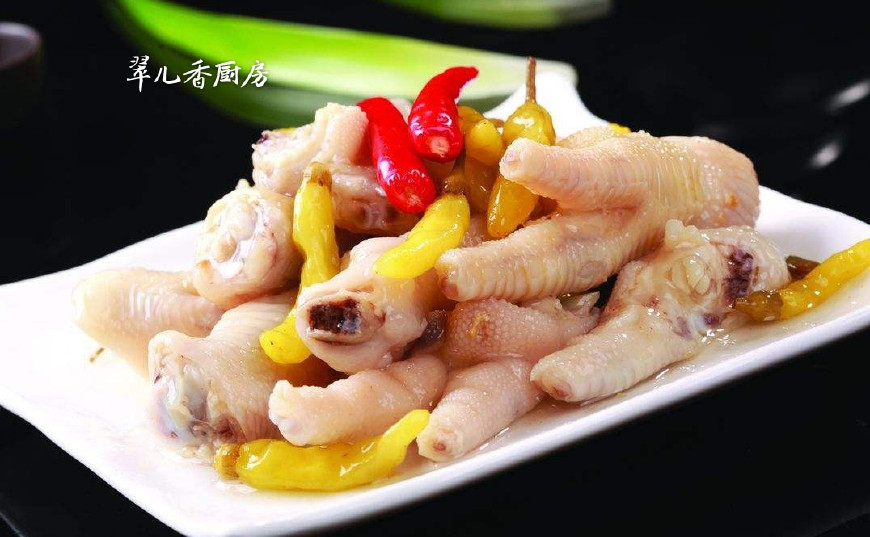 鸡爪泡一晚酱汁味道变很淡,鸡爪泡一天半会不会臭