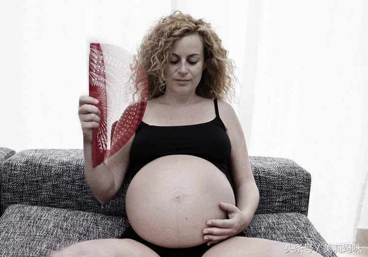 孕妇坐着不动流汗是为啥,孕妇一睡醒就满头大汗是怎么回事