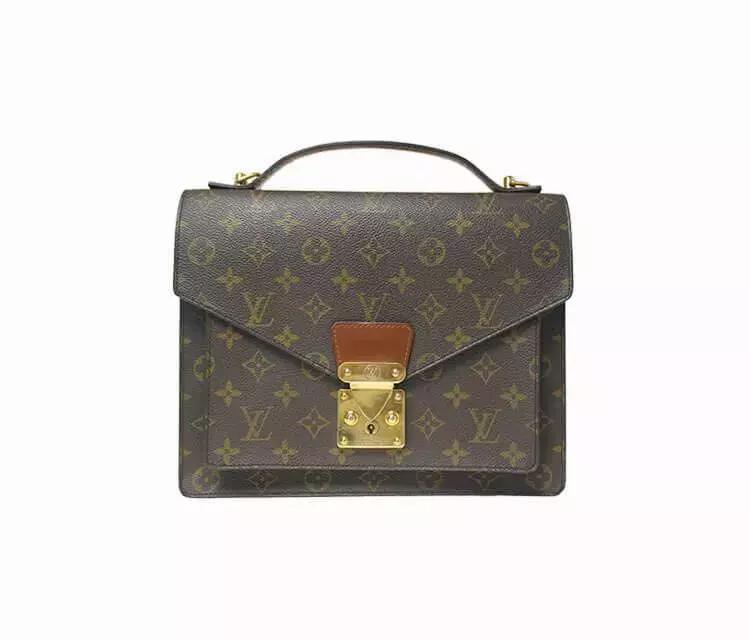 国庆出游包包里装什么,国庆出游带背包还是行李箱