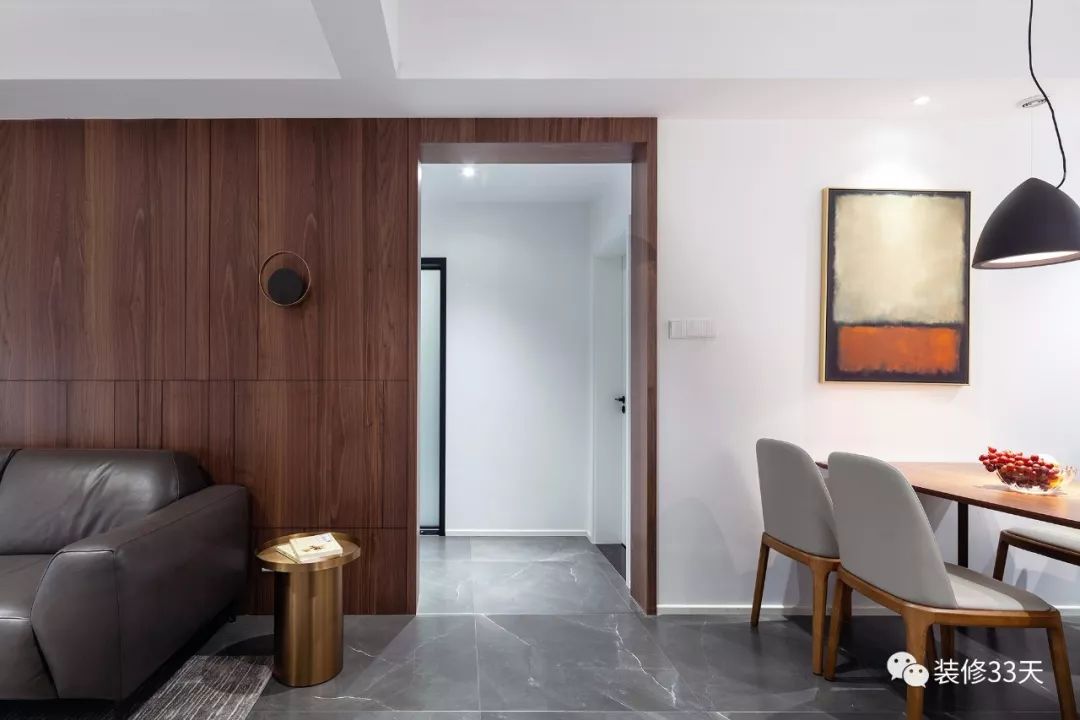 小三房客厅电视书柜一体,80平米两居客厅书房一体