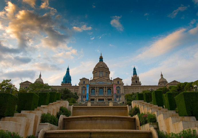 巴萨史上最强队徽,巴萨趣事