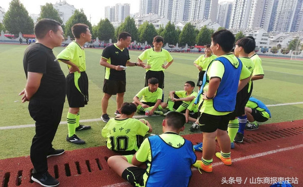 圆乡村少年足球梦,最新小学校园足球联赛