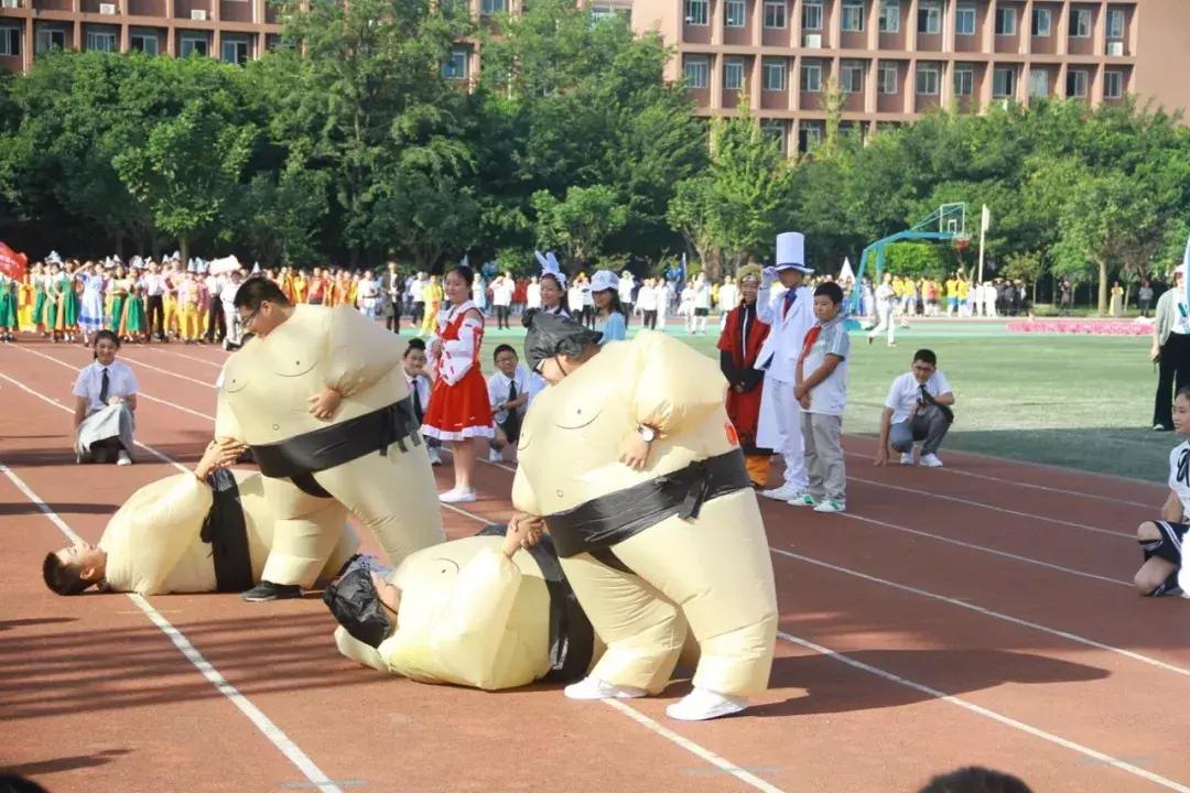 巧绘世界缩影，畅舞运动激情，科中第十届体育文化节盛大开幕