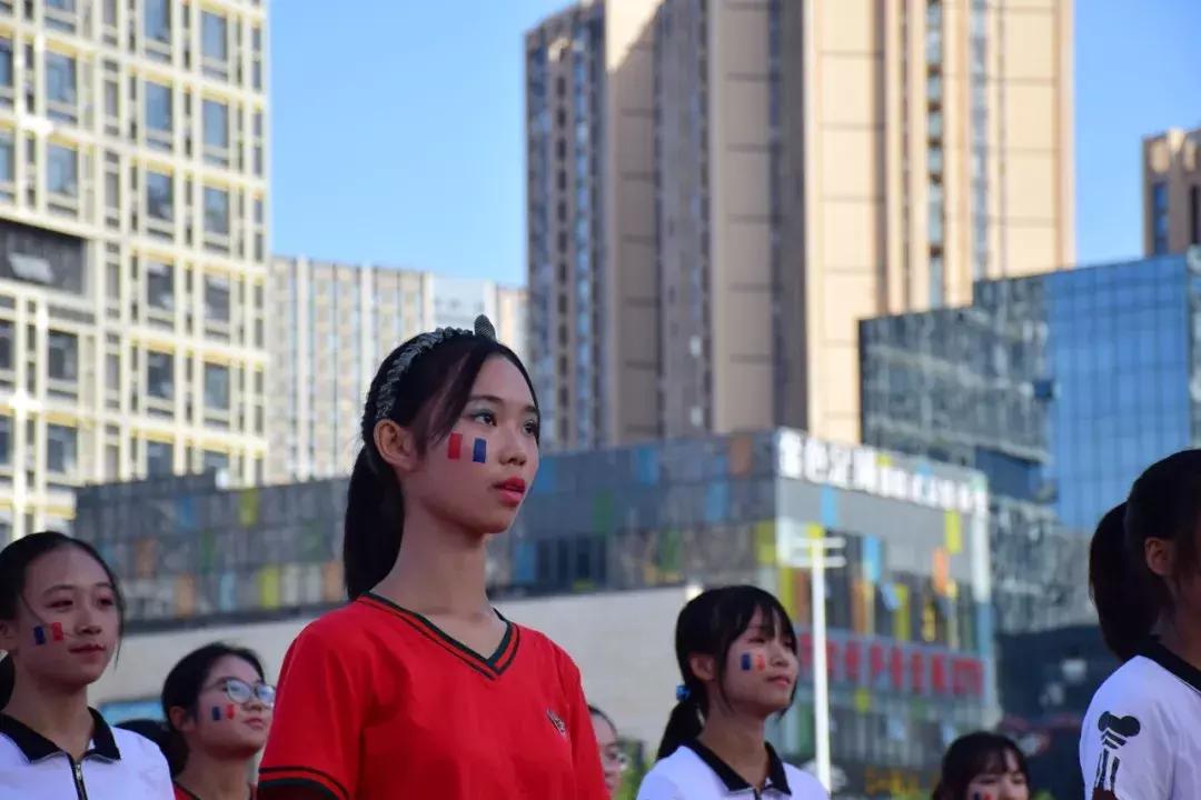 巧绘世界缩影，畅舞运动激情，科中第十届体育文化节盛大开幕