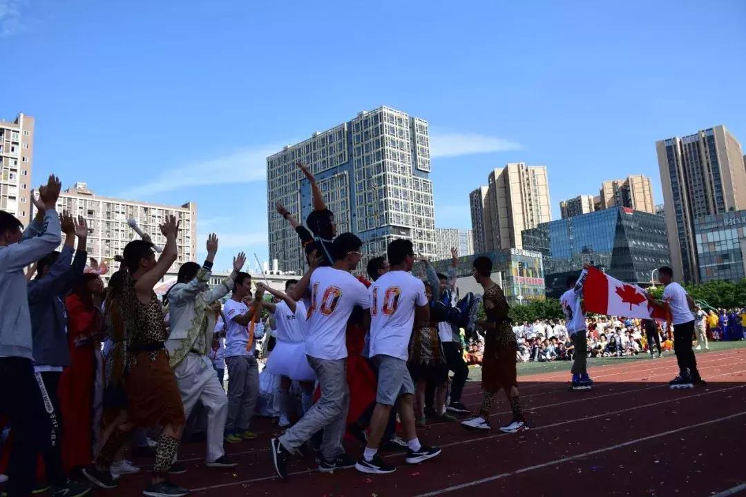 巧绘世界缩影，畅舞运动激情，科中第十届体育文化节盛大开幕