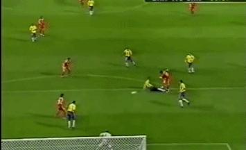 02国足打巴西门柱,02世界杯国足对阵巴西回顾