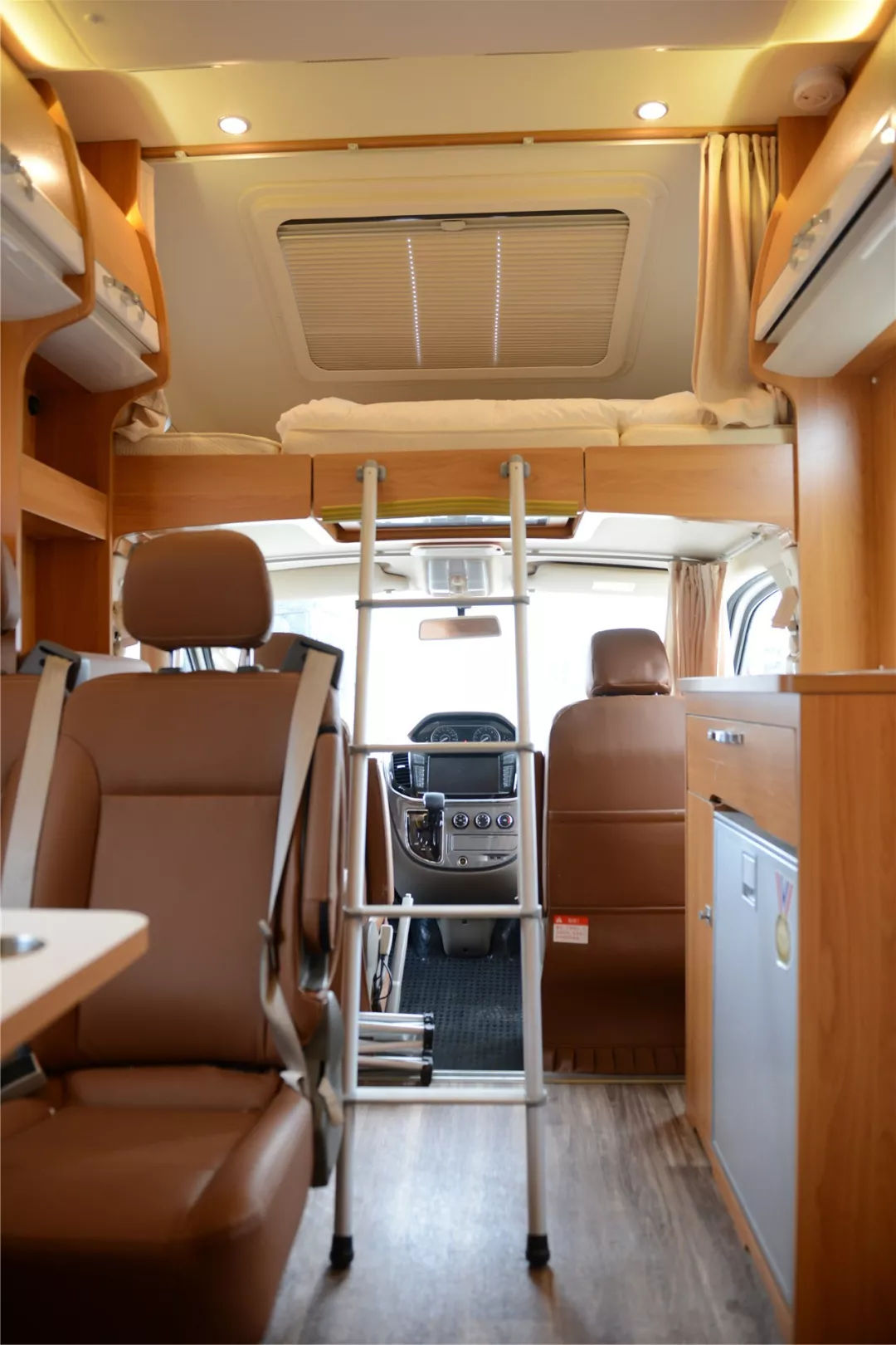 皮卡房车出租一个月多少钱 (房车出租价格多少钱一天)