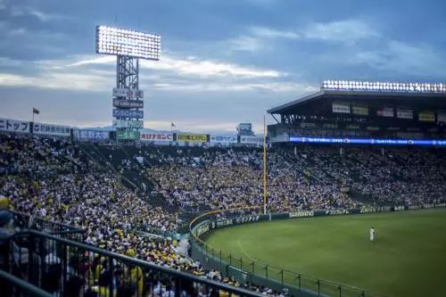 王源大背头班小松,王源美职棒球赛开球完整版