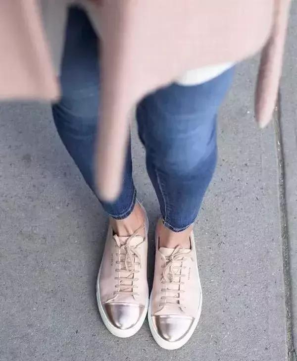 秋冬流行的颜色搭配衣服,秋冬穿搭流行款式