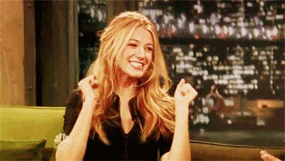 曲江银泰求救！大门即将被挤破！