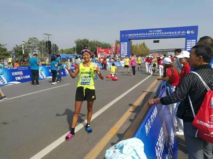 穿拖鞋跑马拉松,马拉松穿拖鞋