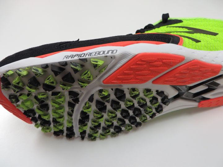 顶尖马拉松运动员跑姿,中国马拉松运动员都穿什么跑鞋