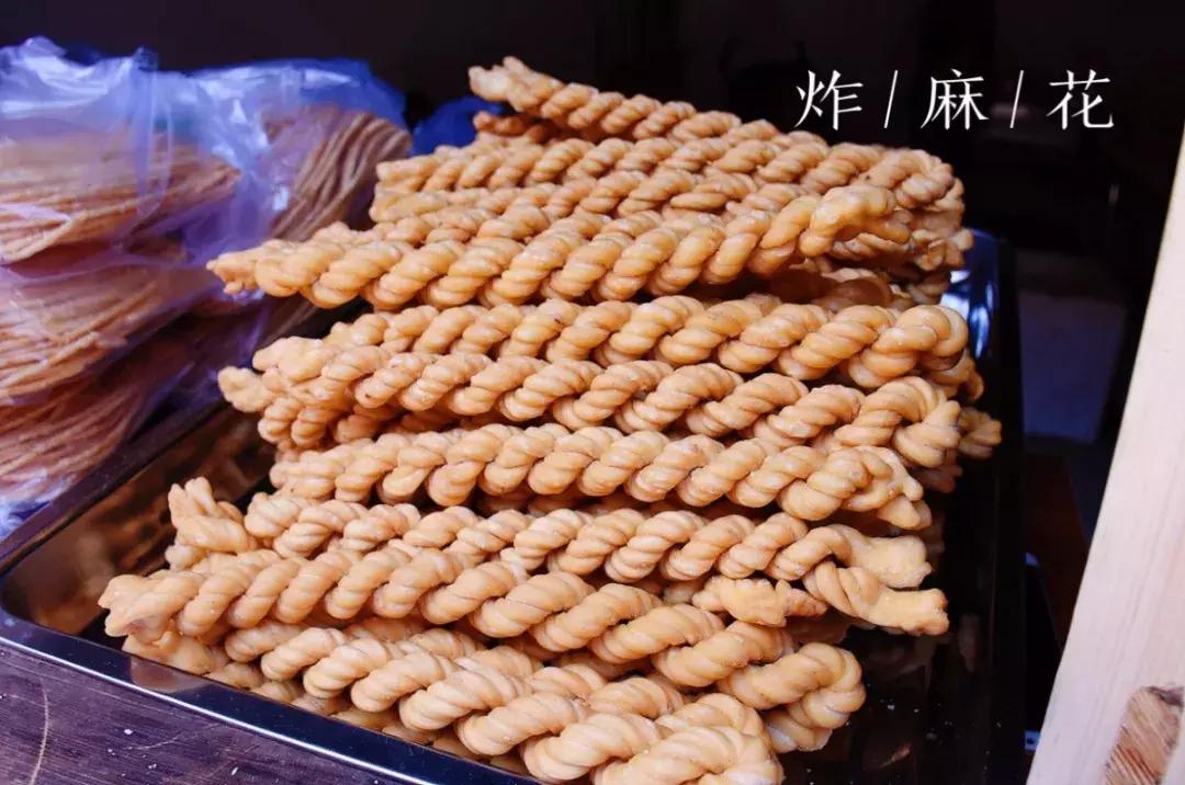 郑州足球小镇有真草足球场吗,郑州足球小镇现状