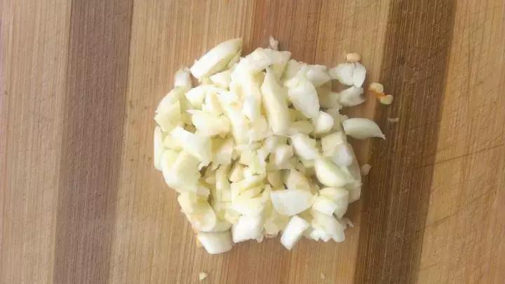 喝了一碗蒸大蒜水,喝了蒸蒜水恶心