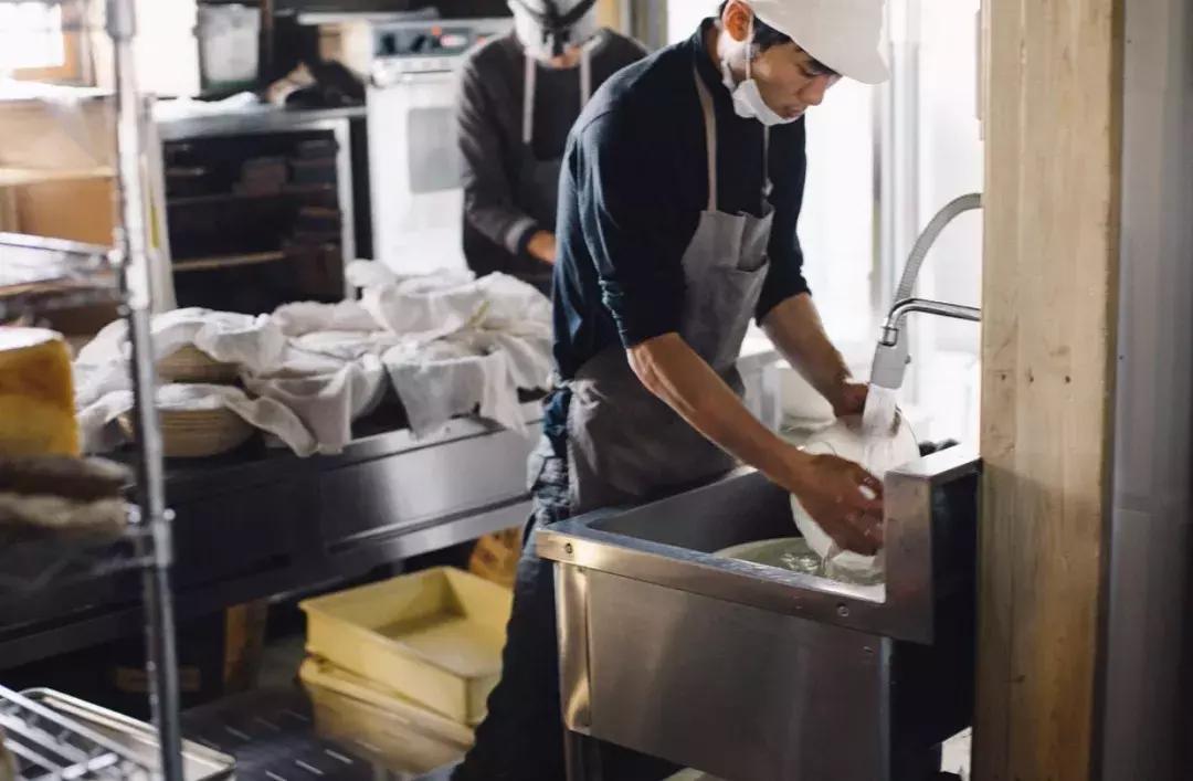 石窑面包店内实拍视频,天然酵母的石窑面包店