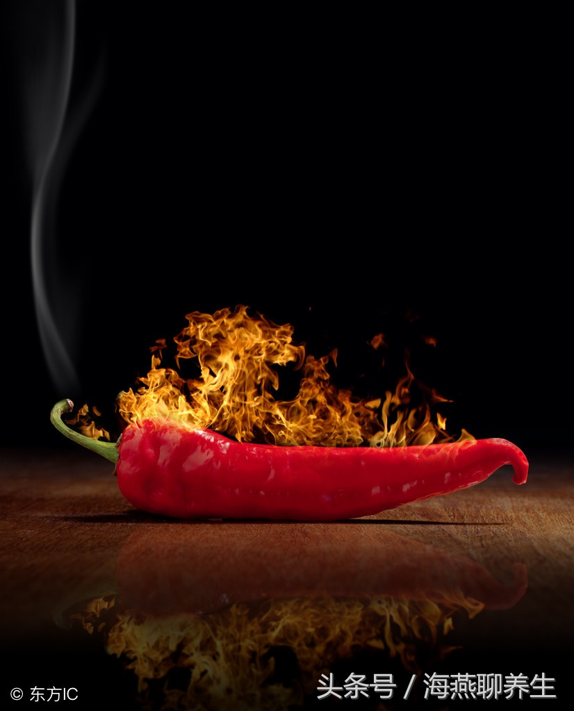 女性月经期间右下腹疼痛怎么回事,女性月经期间腰酸疼怎么回事