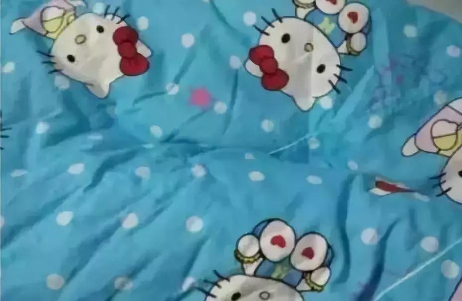 国庆放假回家，看到我妈做的新拖鞋，我哭了……