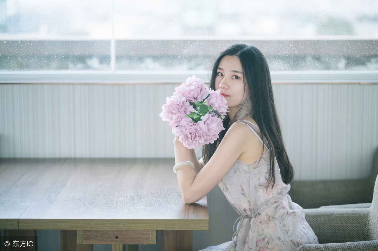 张爱玲笔下的男人和女人,张爱玲说女人对男人的崇拜