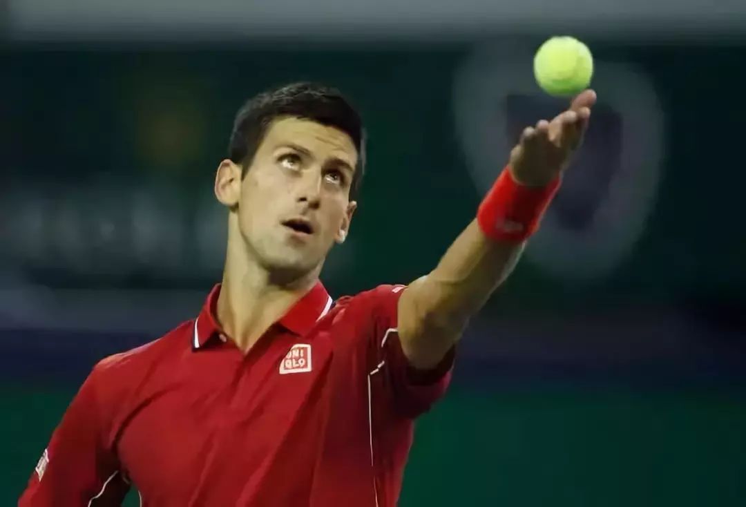 抛高发球技巧,网球发球最佳抛球练习方法