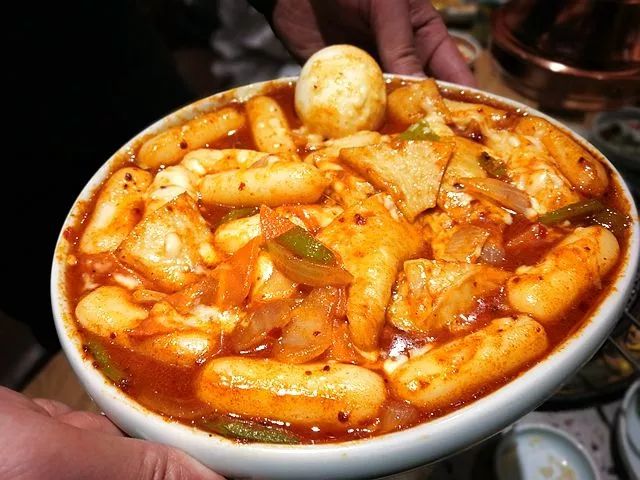 在太原能感觉在釜山街头吃烤肉,各种“芝士小吃”满屏食欲