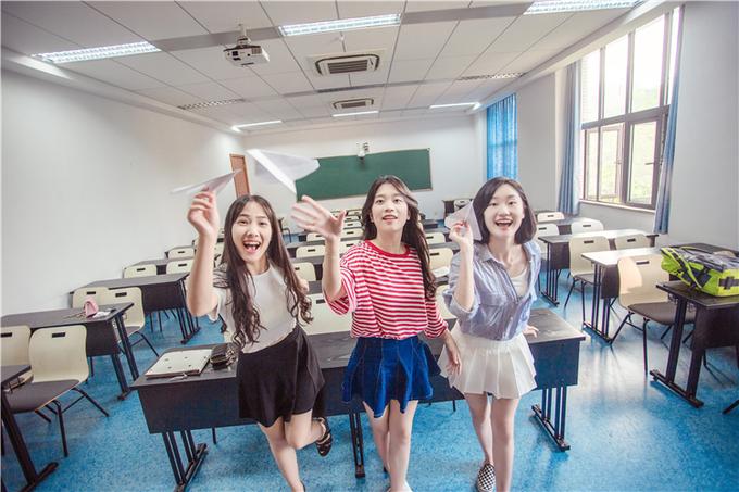 厦门大学打卡照怎么拍好看,厦门大学怎么拍照转场