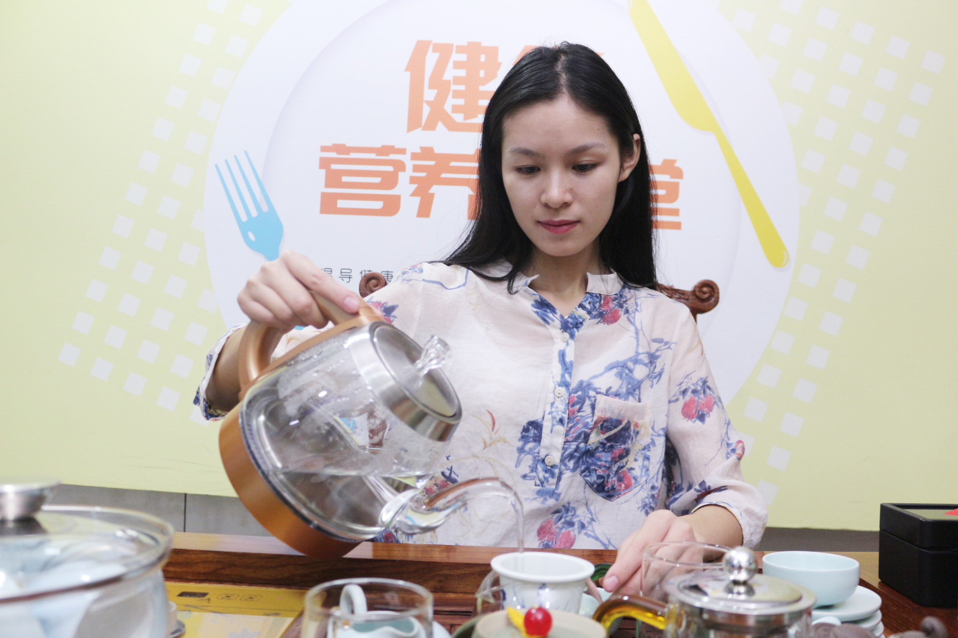 茶具介绍及用处带图片,常见的七大茶具的材质