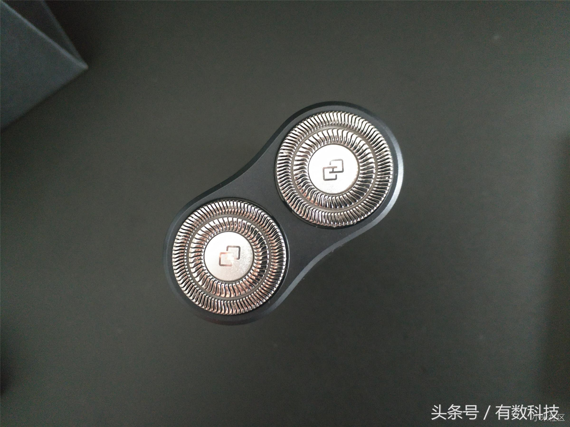 男生旅行便携剃须刀,男人出行必备之一迷你便携剃须刀