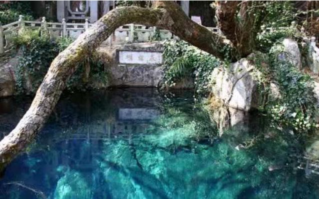 原创诗词—九霄能把天门扣,万里长观旭日红