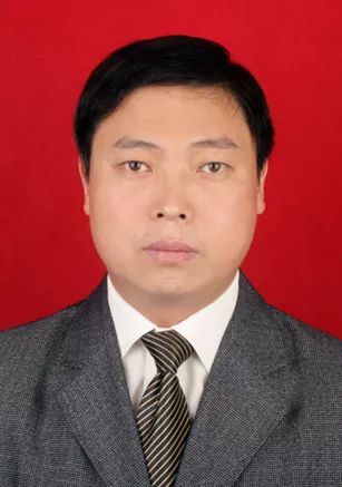 原创诗词—九霄能把天门扣,万里长观旭日红