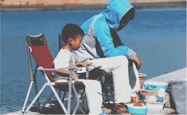 一位大叔改造农村自建房,40多岁大叔改造海景房