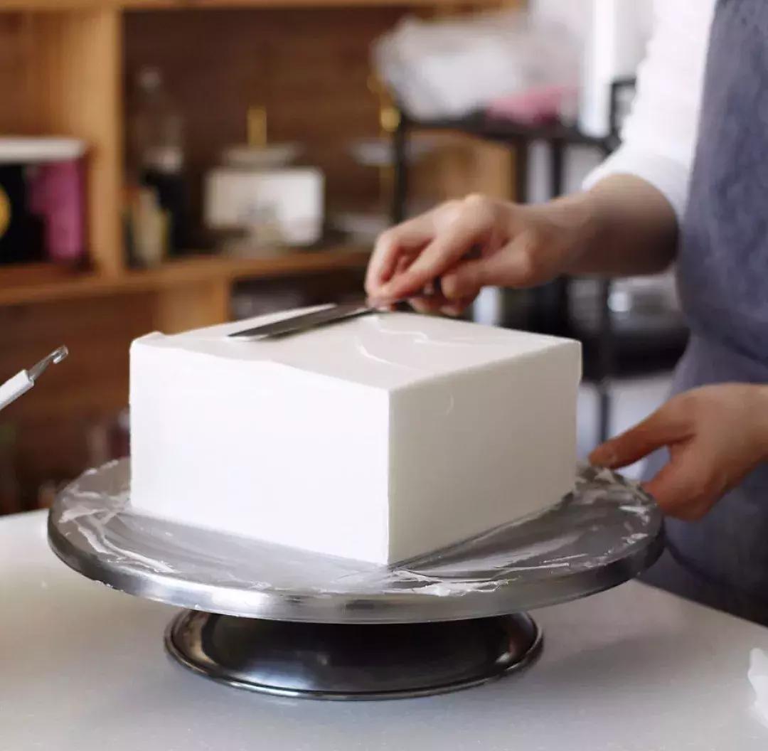蛋糕抹面加色的技巧和手法,蛋糕抹面新手教程抹刀尺寸