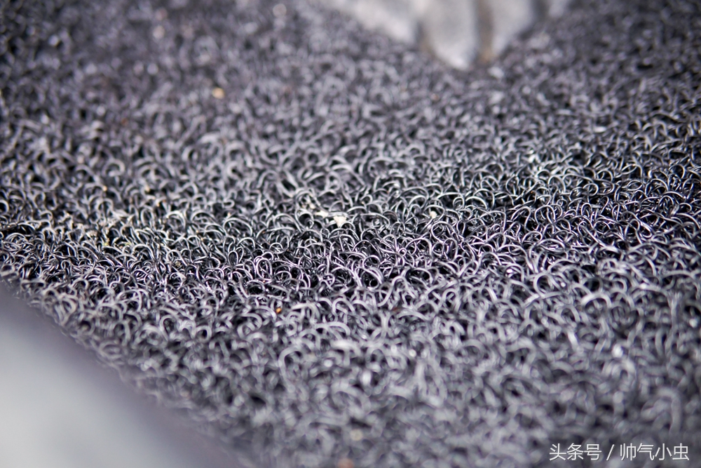 「米车众测」迈未全包围地垫测评：复刻原车结构，双层可拆卸设计