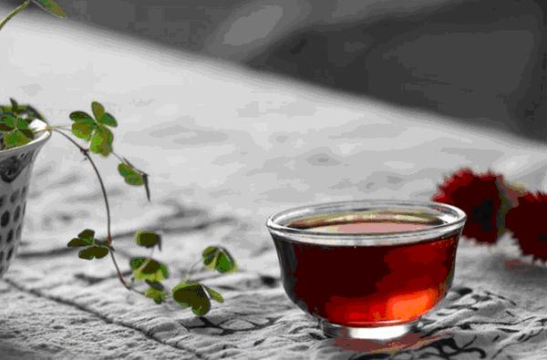 放假吃太多难受了怎么办？这三种茶可助你快速消食！