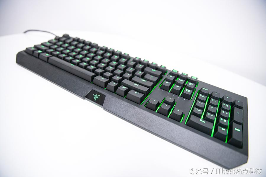 雷蛇入门机械键盘,雷蛇黑寡妇蜘蛛v3绿轴键盘测评